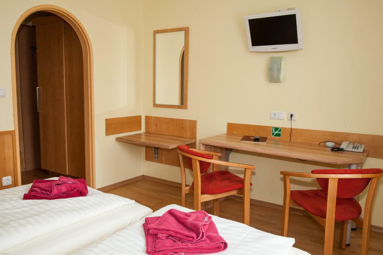 Gasthof Roderich Hotel Langenzersdorf Extérieur photo