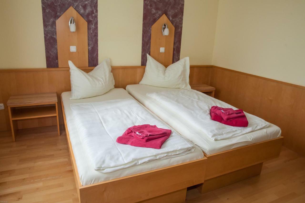 Gasthof Roderich Hotel Langenzersdorf Extérieur photo