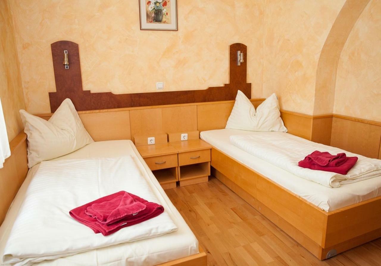 Gasthof Roderich Hotel Langenzersdorf Extérieur photo