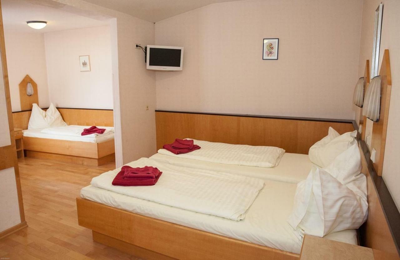 Gasthof Roderich Hotel Langenzersdorf Extérieur photo