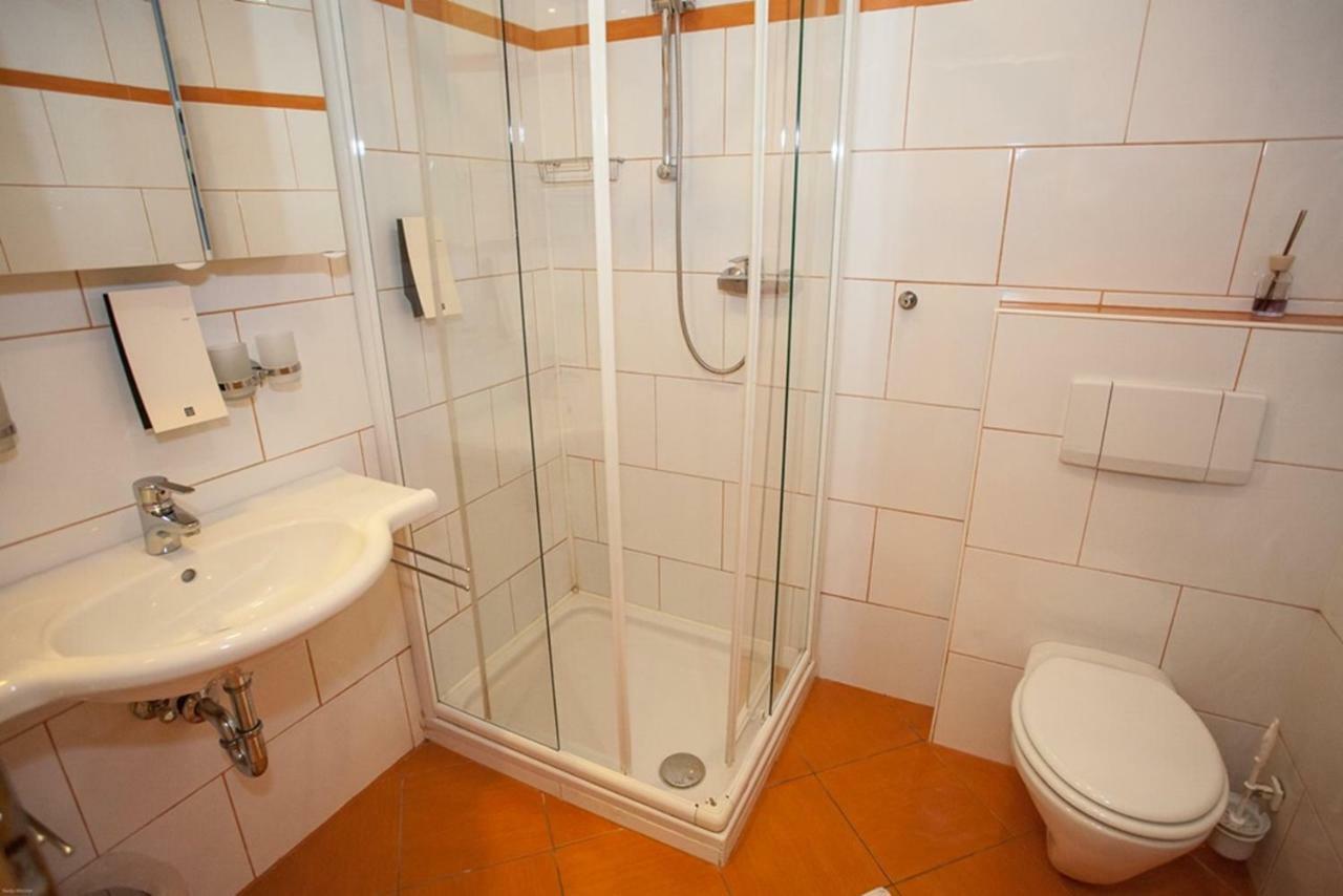 Gasthof Roderich Hotel Langenzersdorf Extérieur photo