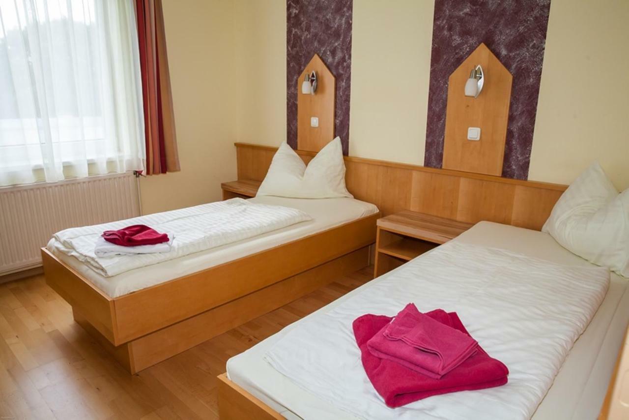 Gasthof Roderich Hotel Langenzersdorf Extérieur photo
