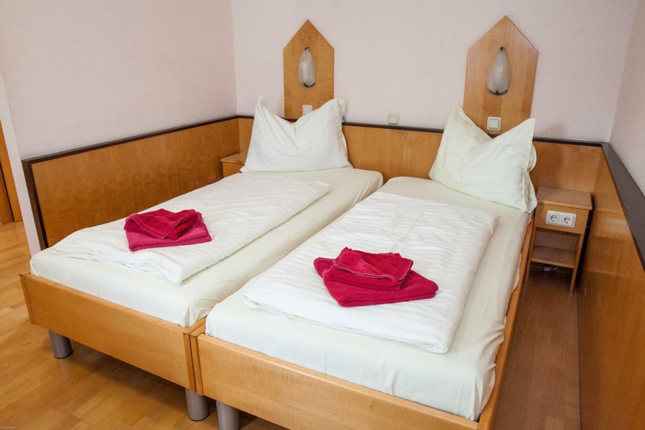 Gasthof Roderich Hotel Langenzersdorf Extérieur photo